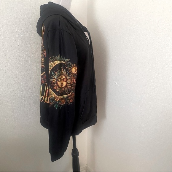 THE MOON SEES YOUR SOUL ALL OVER PRINT HOODED ZIP UP JACKET LARGE BLACK - Picture 2 of 8